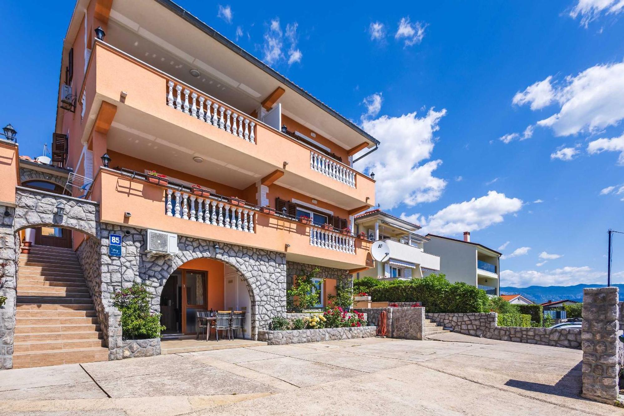 Apartments Rose Cizici Exterior photo